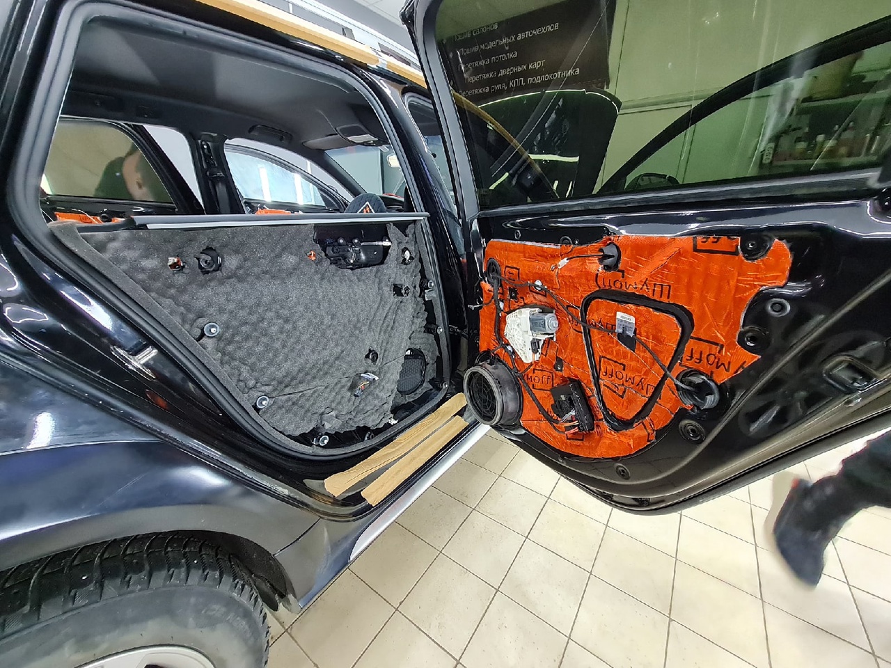 фото Двери 3 слой вибро обшивка шумопоглотитель Шумоизоляция Audi A4 Allroad